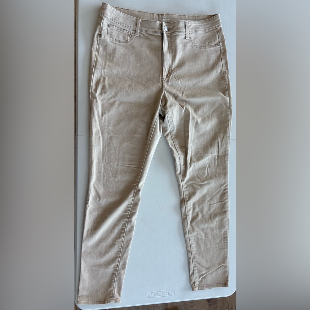 Time and Tru Womens Beige Jeans